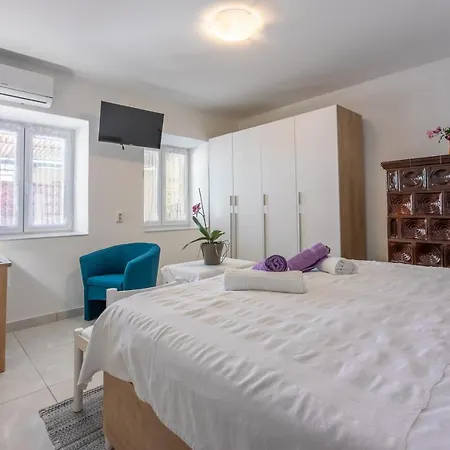 Apartment House Julija *